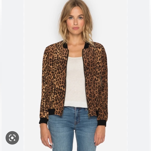 Johnny Was Jackets & Blazers - Johnny Was 100% silk leopard bomber jacket sz xs